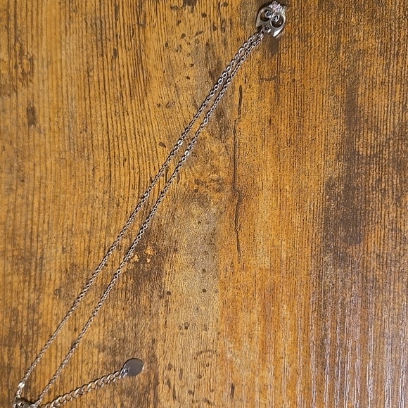 gold toned owl pendant necklace - Picture 3 of 4